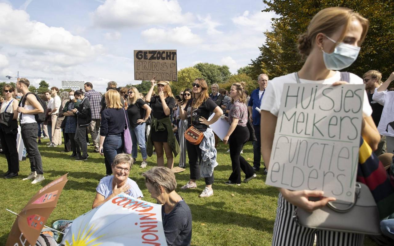 Geldverstrekkers die voortaan willen weten of hypotheekaanvragers een studieschuld hebben, hoeven die niet meer op hun blauwe ogen te vertrouwen. Geldverstrekkers die voortaan willen weten of hypotheekaanvragers een studieschuld hebben, hoeven die niet meer op hun blauwe ogen te vertrouwen.