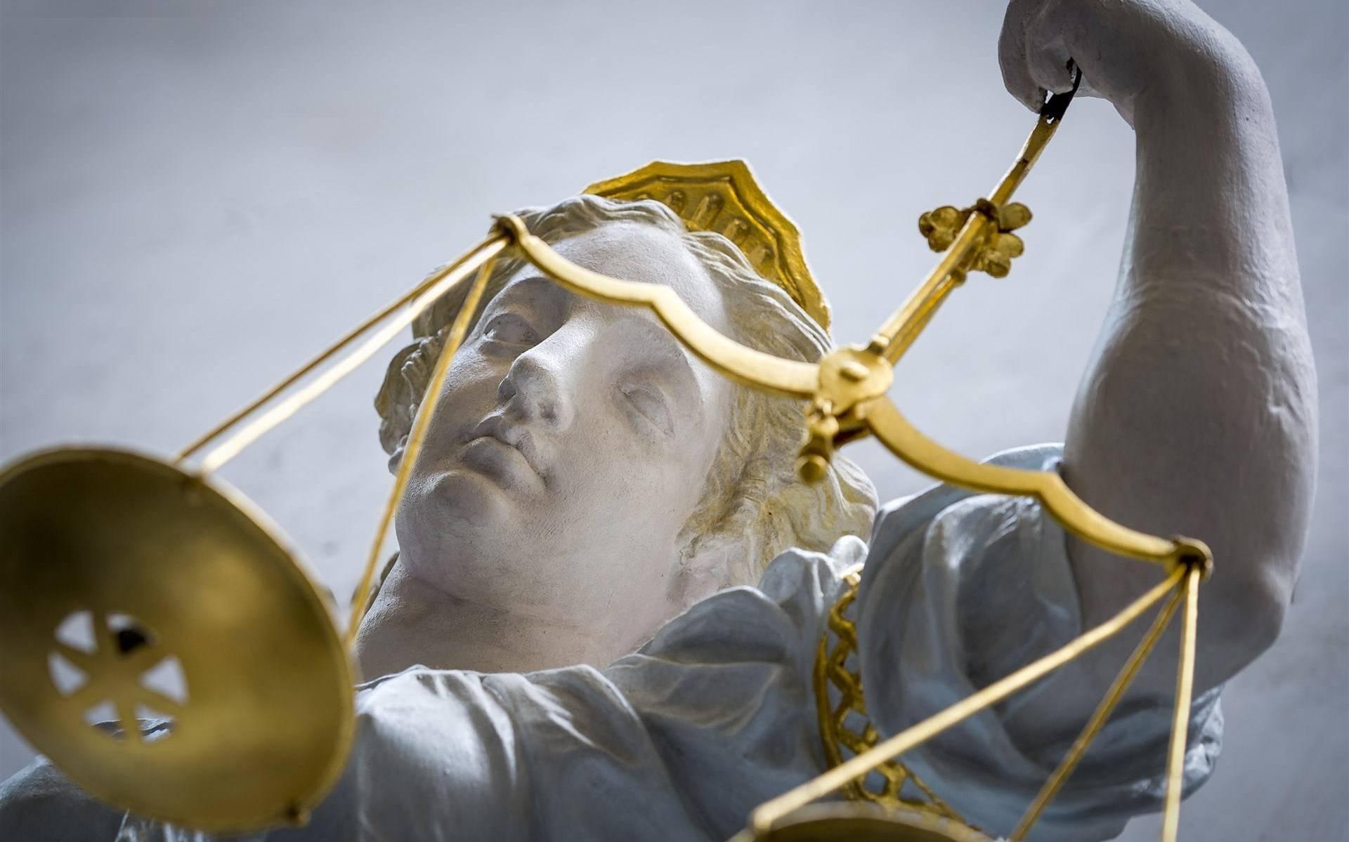 Taakstraf voor trio voor oudejaarsrellen in Twijzel