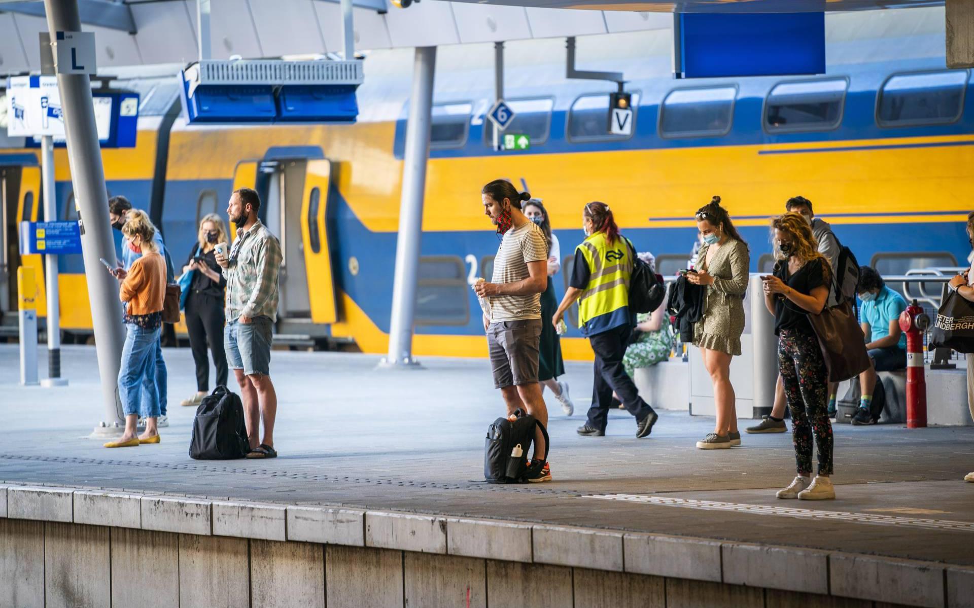 NS Gaat Dienstregeling Weer Opschalen, Minder Personeel Thuis ...