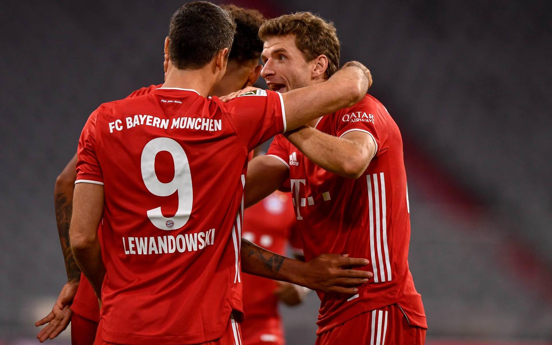 Lewandowski leidt Bayern met vier doelpunten langs Hertha