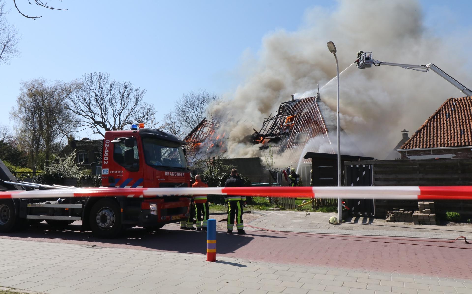 Opvanglocatie in Sint Jacobiparochie verloren gegaan bij grote brand - Leeuwarder Courant