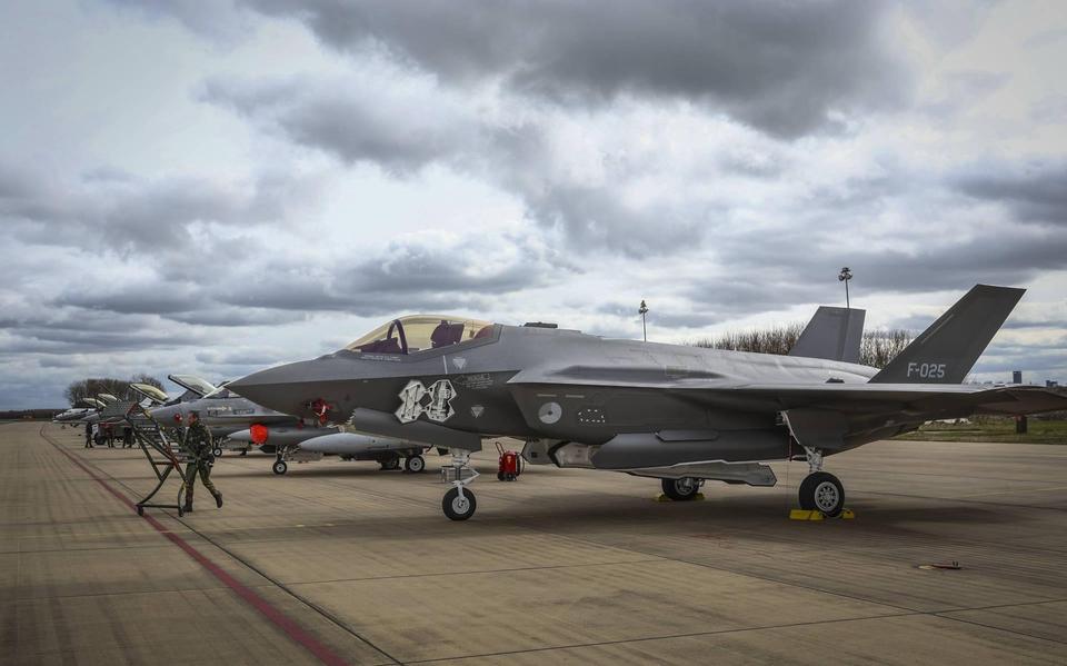 Een F35 op vliegbasis Leeuwarden