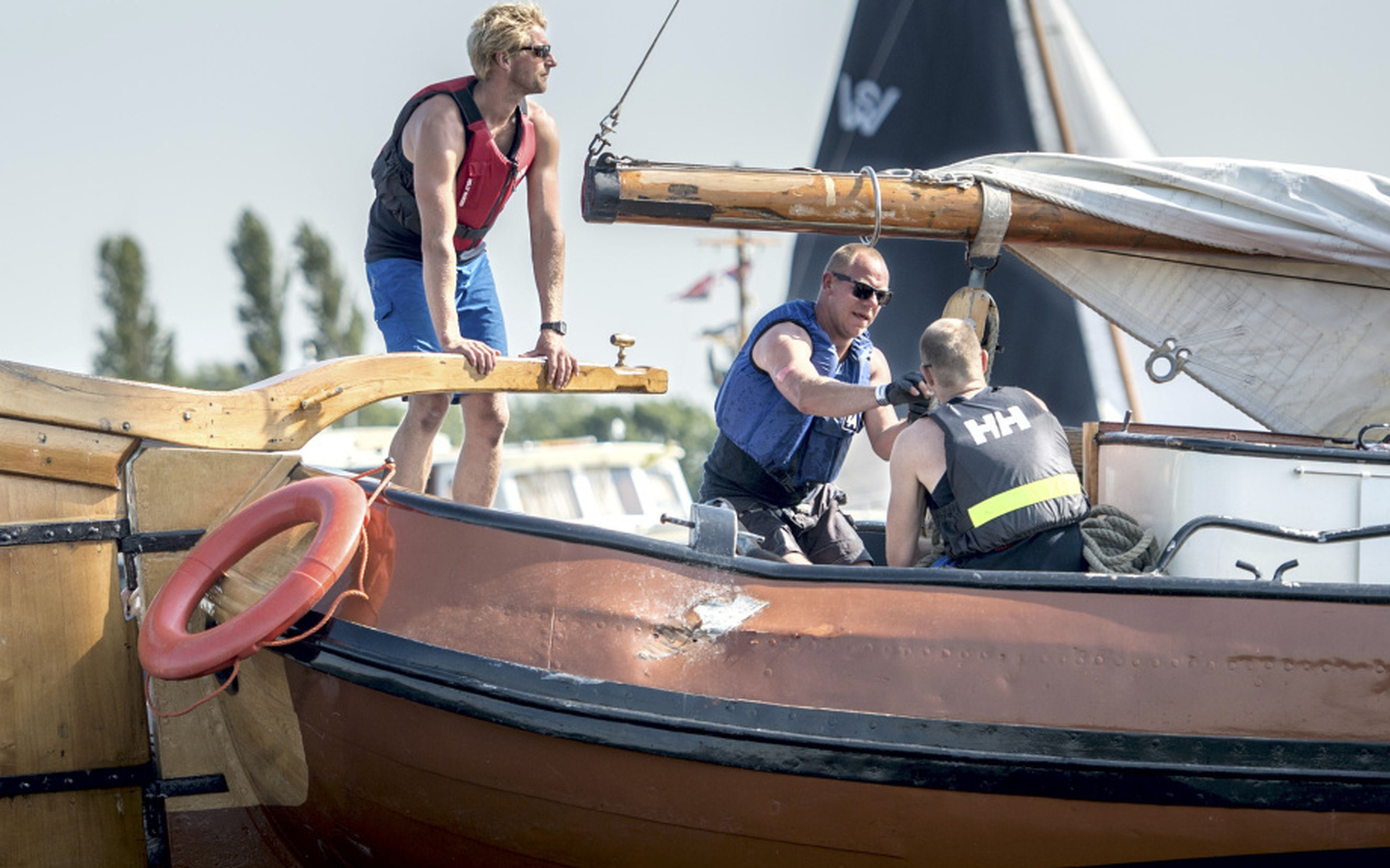 Schipper valt uit na botsing en val