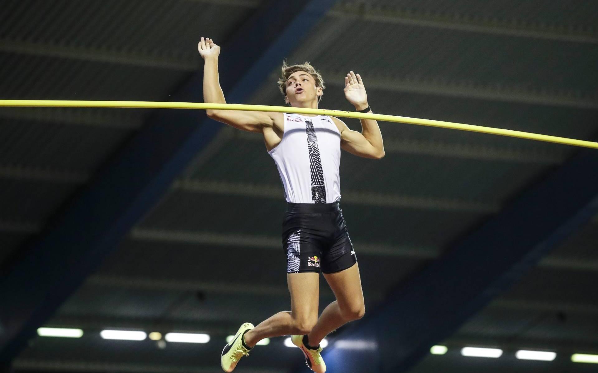 Duplantis springt in Rome officieus wereldrecord