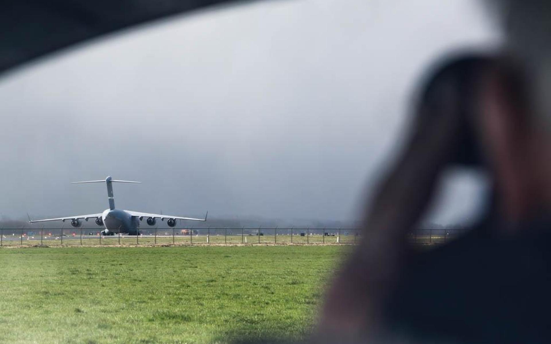 Spotters warmen zich op voor Frisian Flag - Leeuwarder Courant