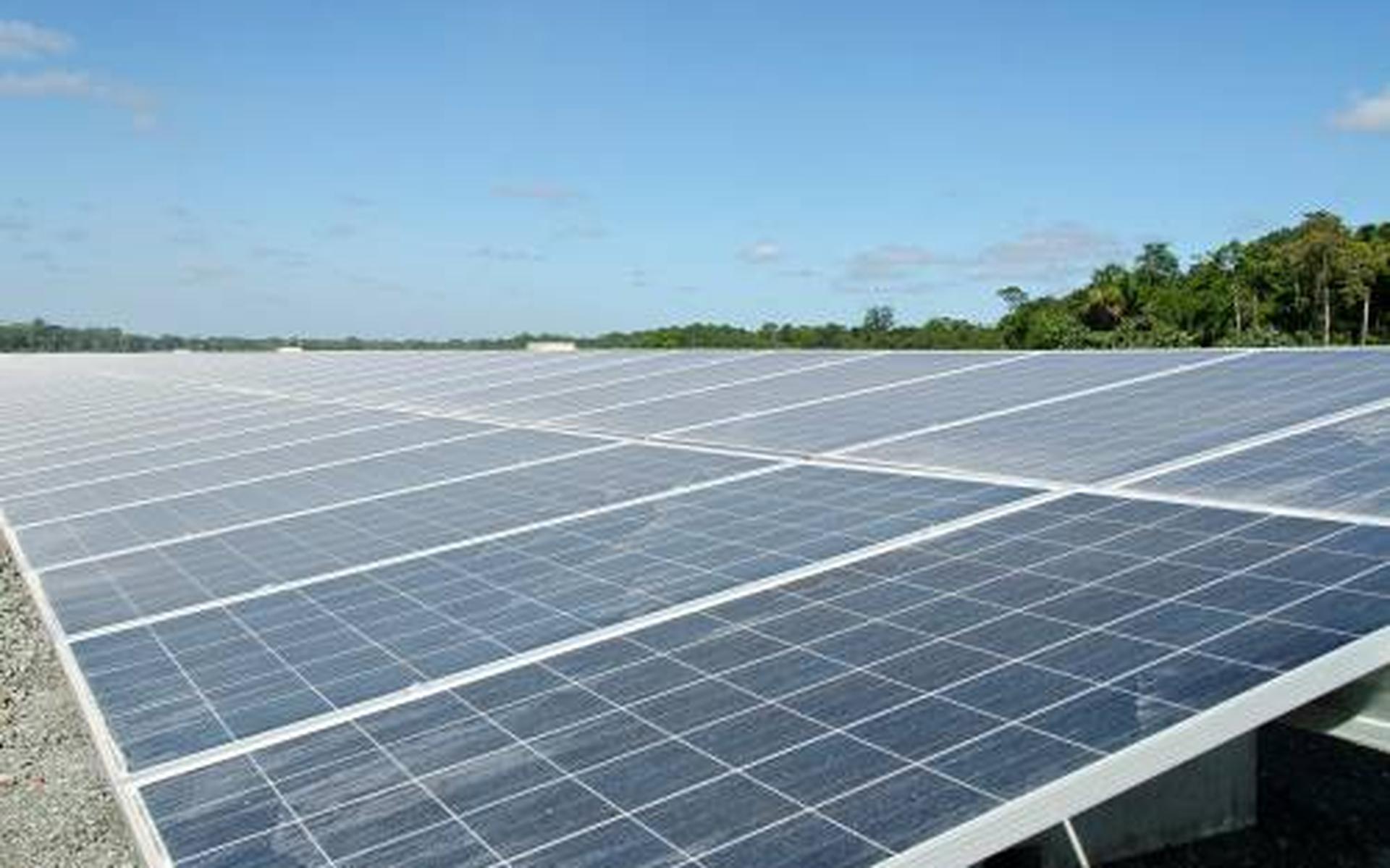 Zonnepanelen bij Haskerhorne - Leeuwarder Courant