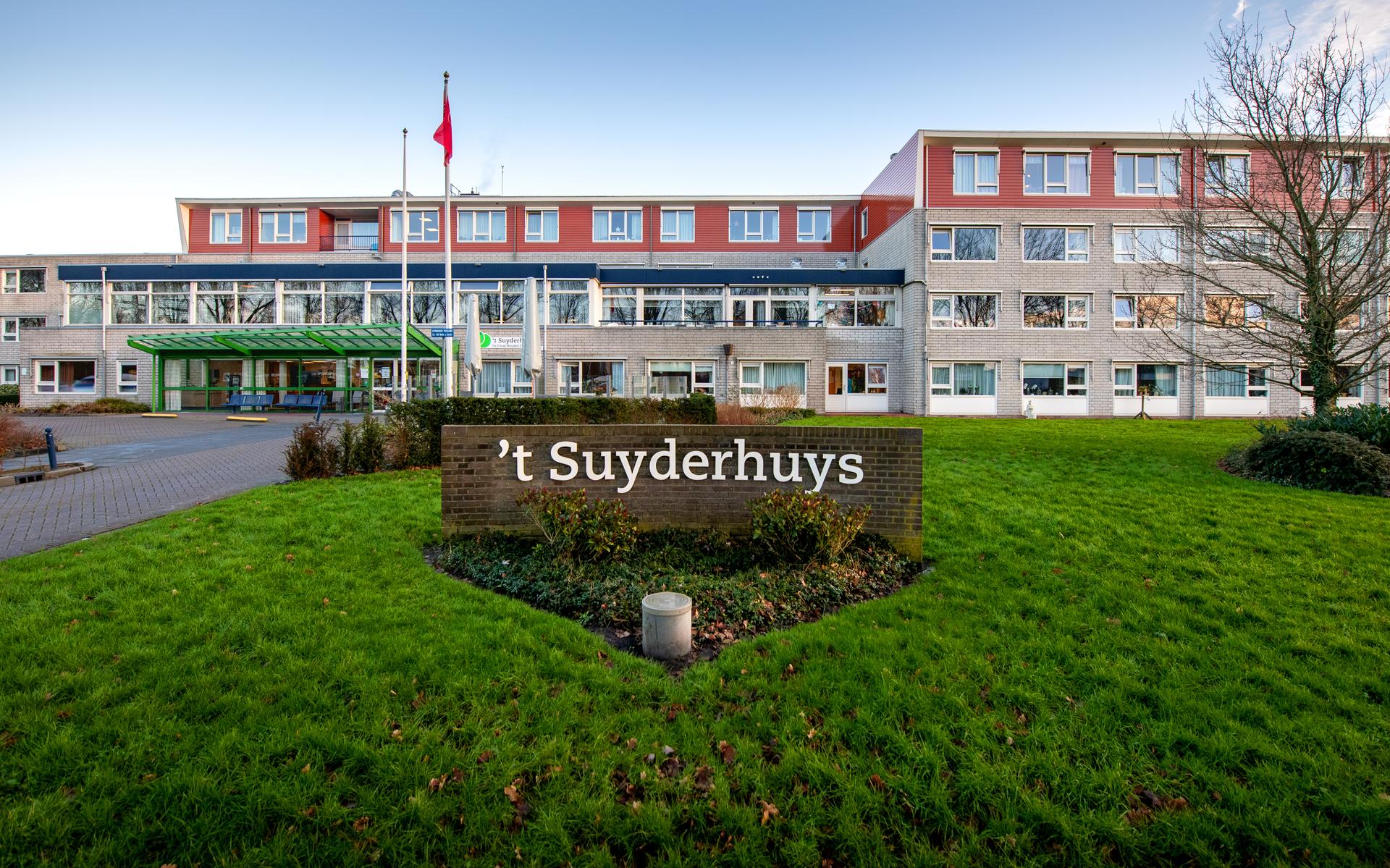 Nieuws uit Friesland van 18 januari | 16 zorgmedewerkers, bewoners en naasten 't Suyderhuys dit week
