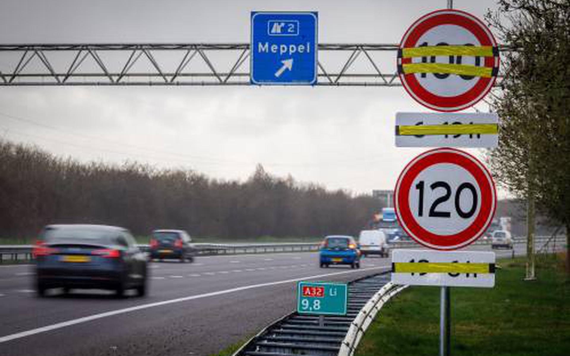 Tot Maandag Verkeershinder Door Plaatsen 100-kilometerborden ...