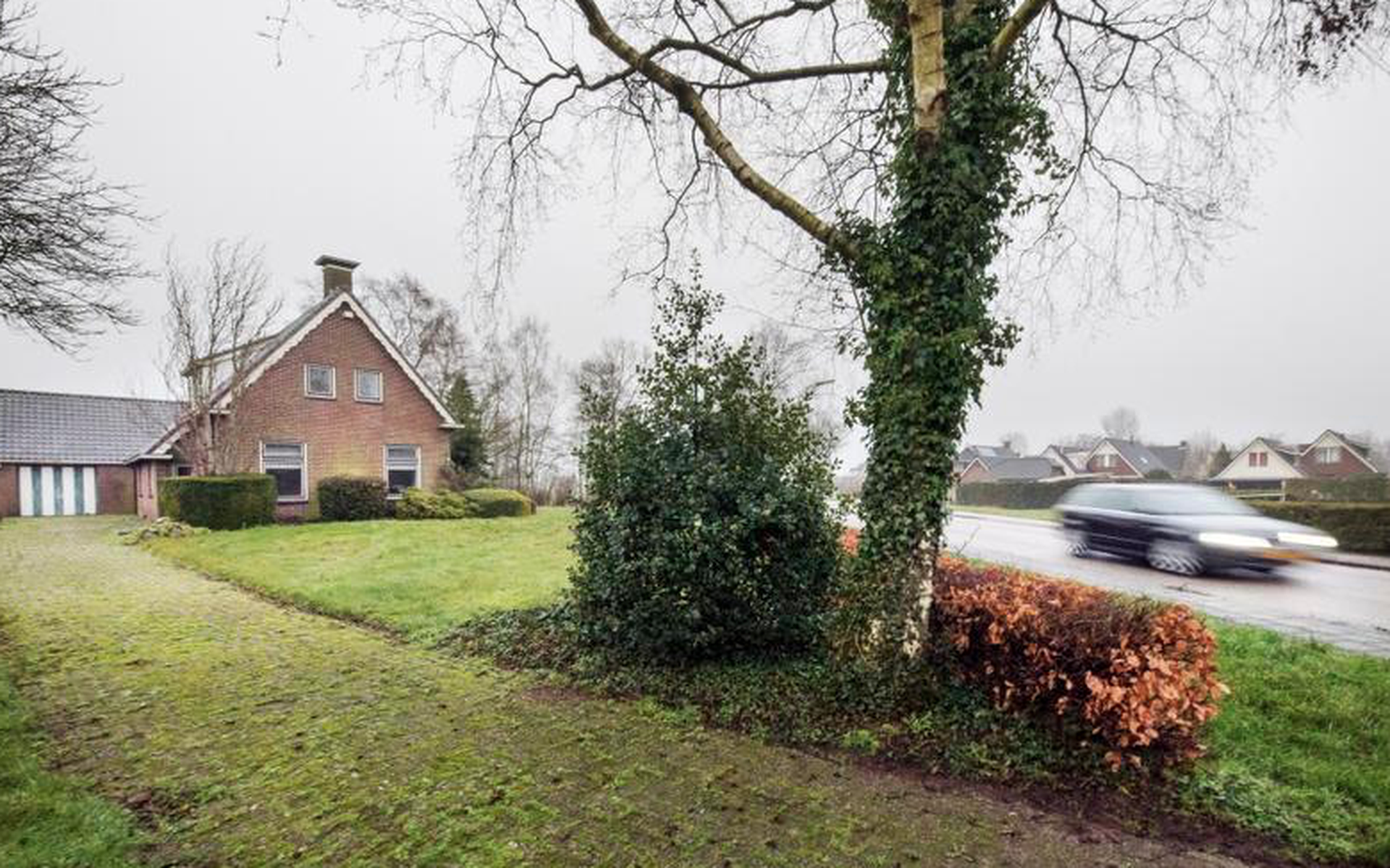 Het huis aan De Triemen staat al heel lang leeg. De buurt is de leegstand zat. FOTO MARCEL VAN KAMMEN