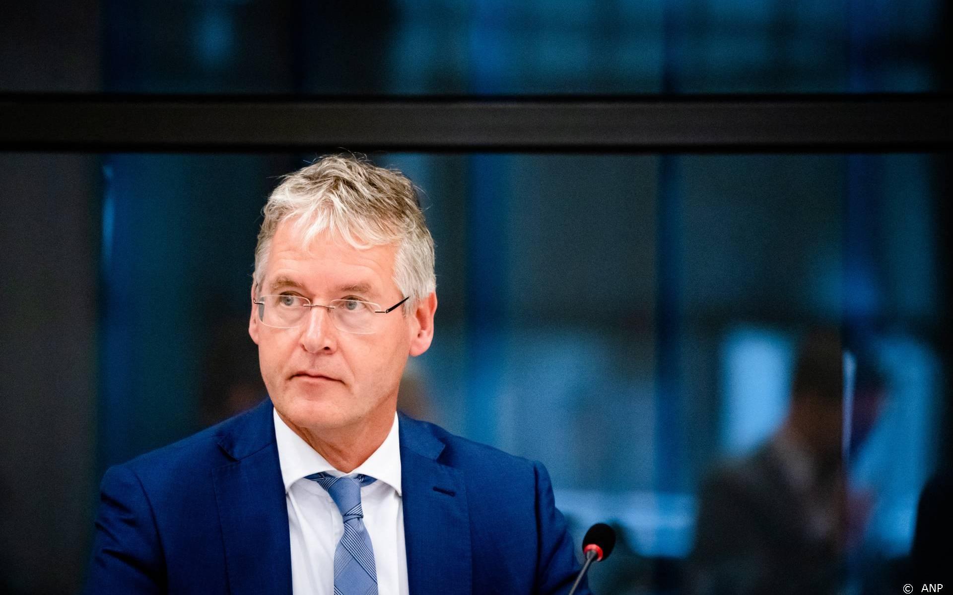 Slob na besluit NOS-busjes: handen af van onze pers