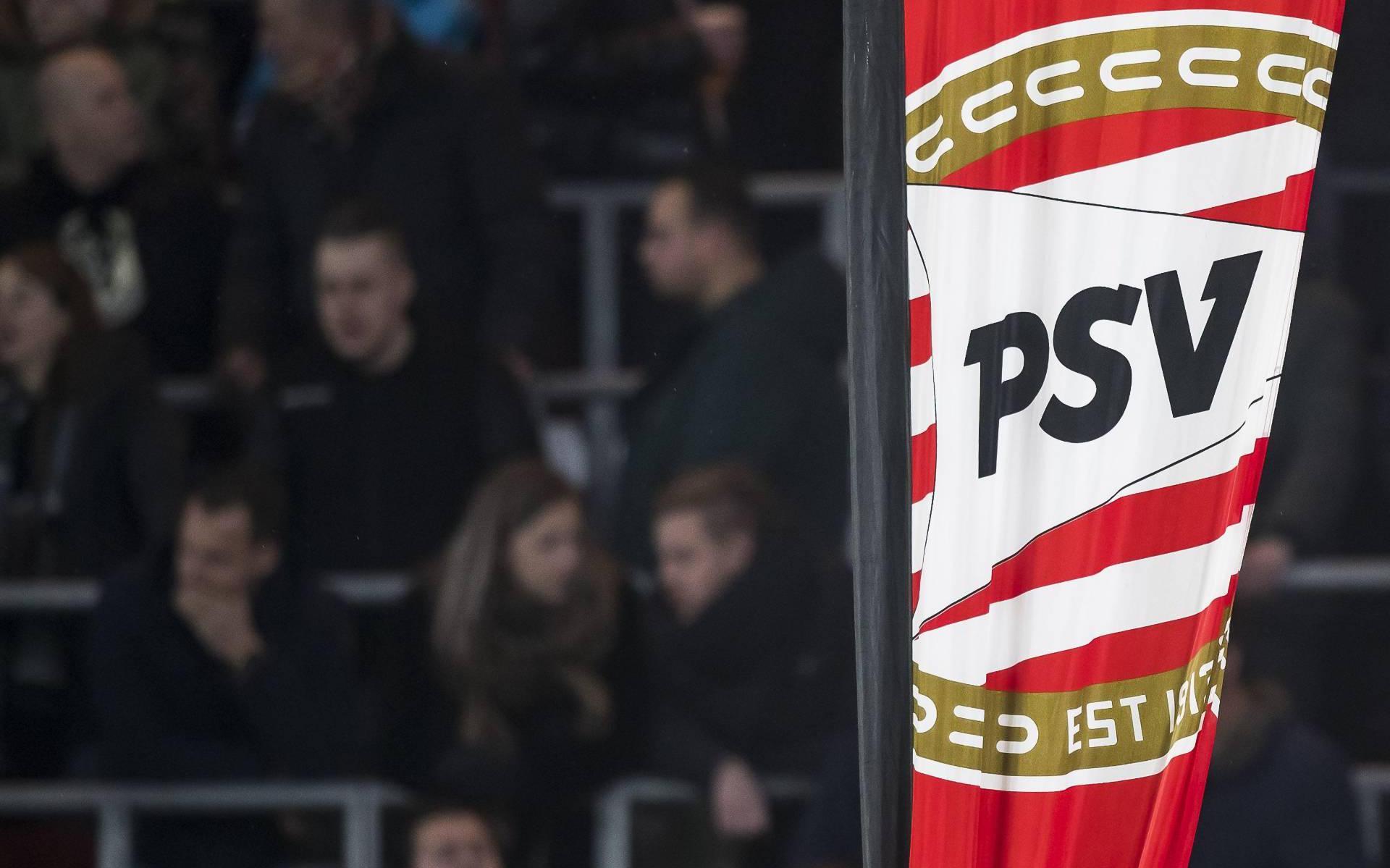 Madueke laat zich met hattrick zien bij PSV