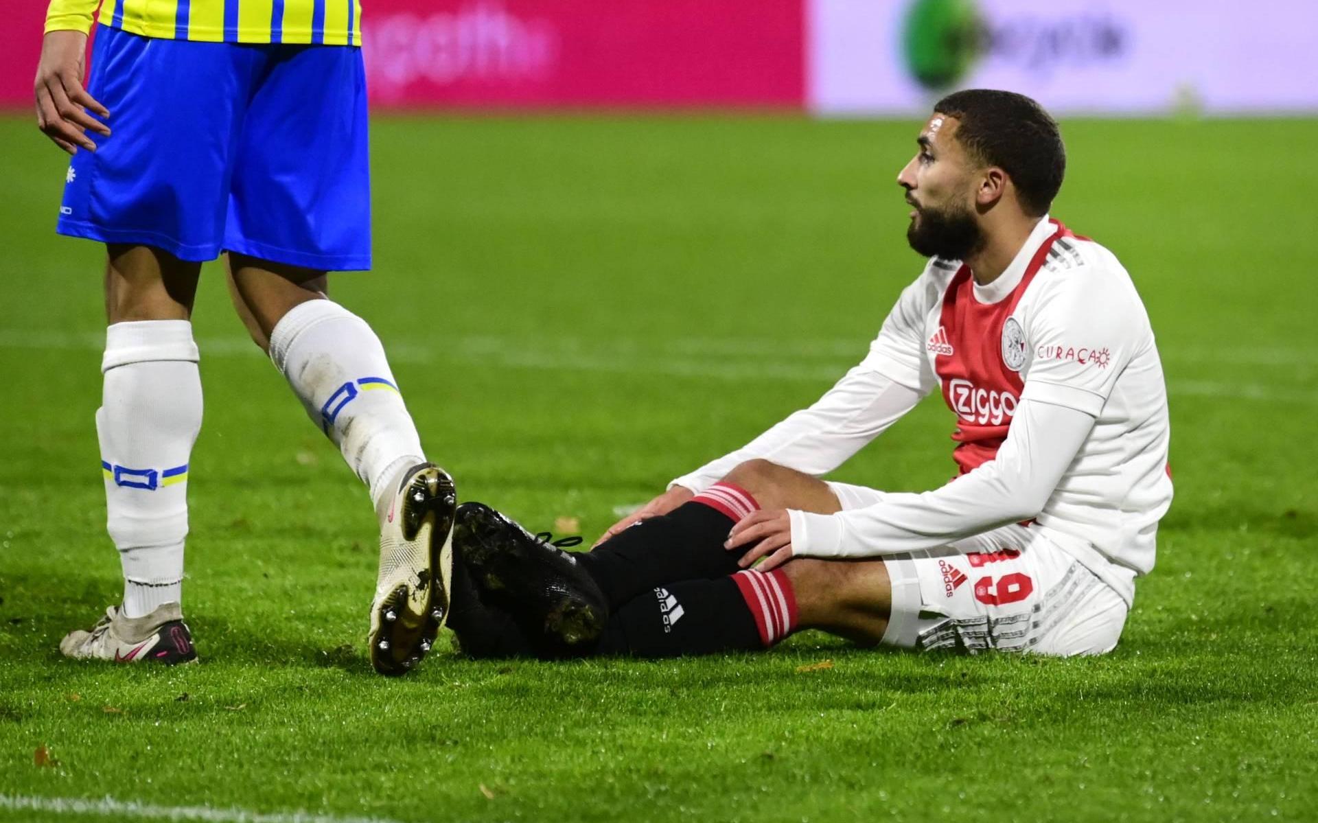 Knieblessure houdt Ajacied Labyad rest van seizoen aan de kant - Leeuwarder Courant