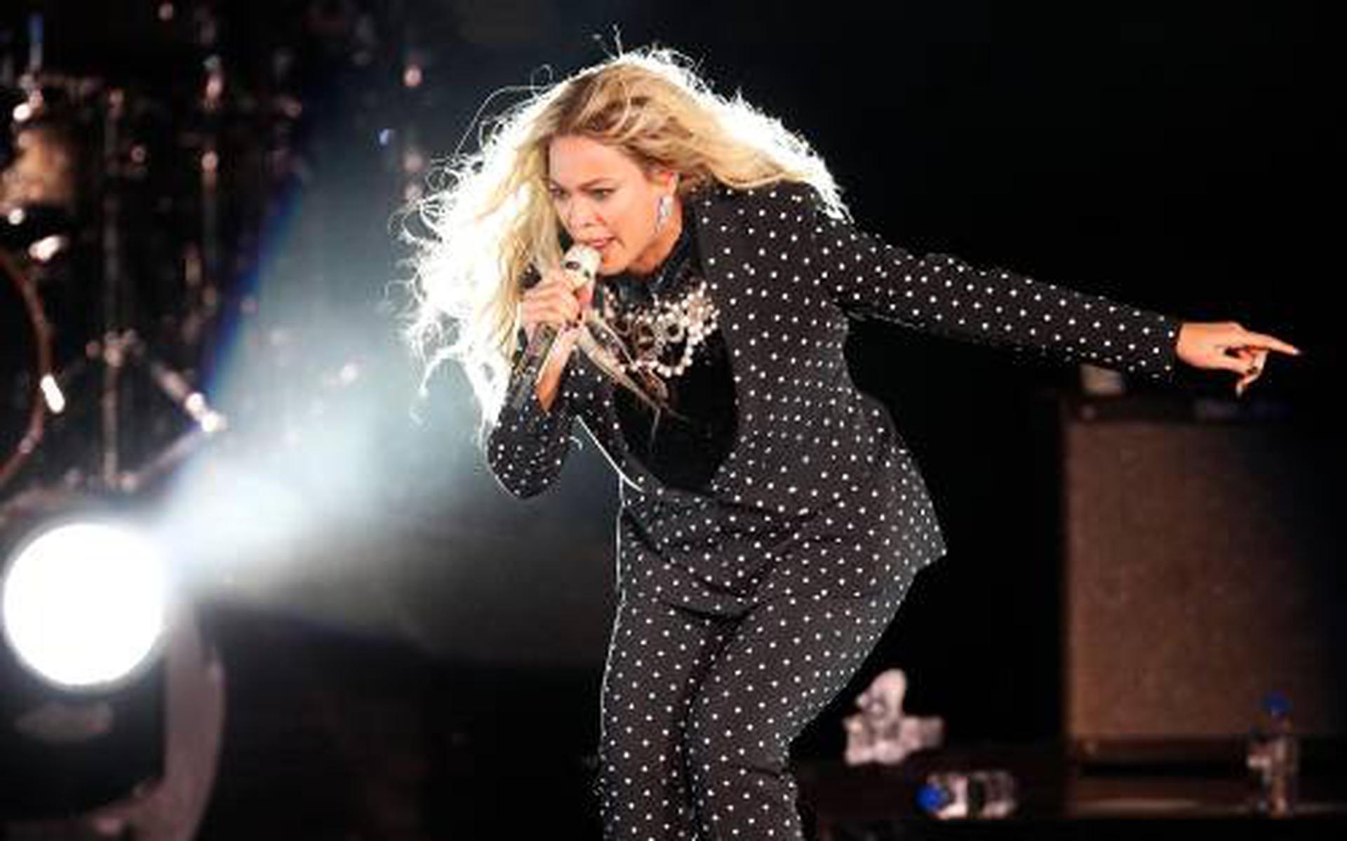 Spreek luid afbreken parfum Adidas strikt Beyoncé voor schoenen en kleding - Leeuwarder Courant