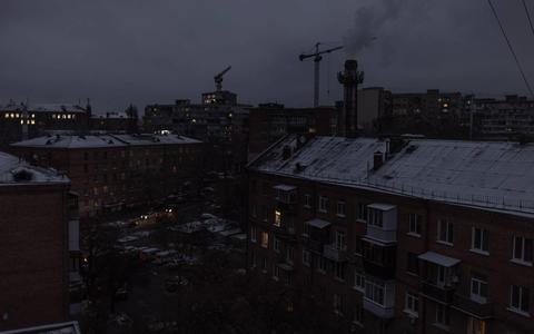 Kiev is grotendeels in duisternis gehuld na weer een aanval op elektriciteitscentrales in Oekraïne.
