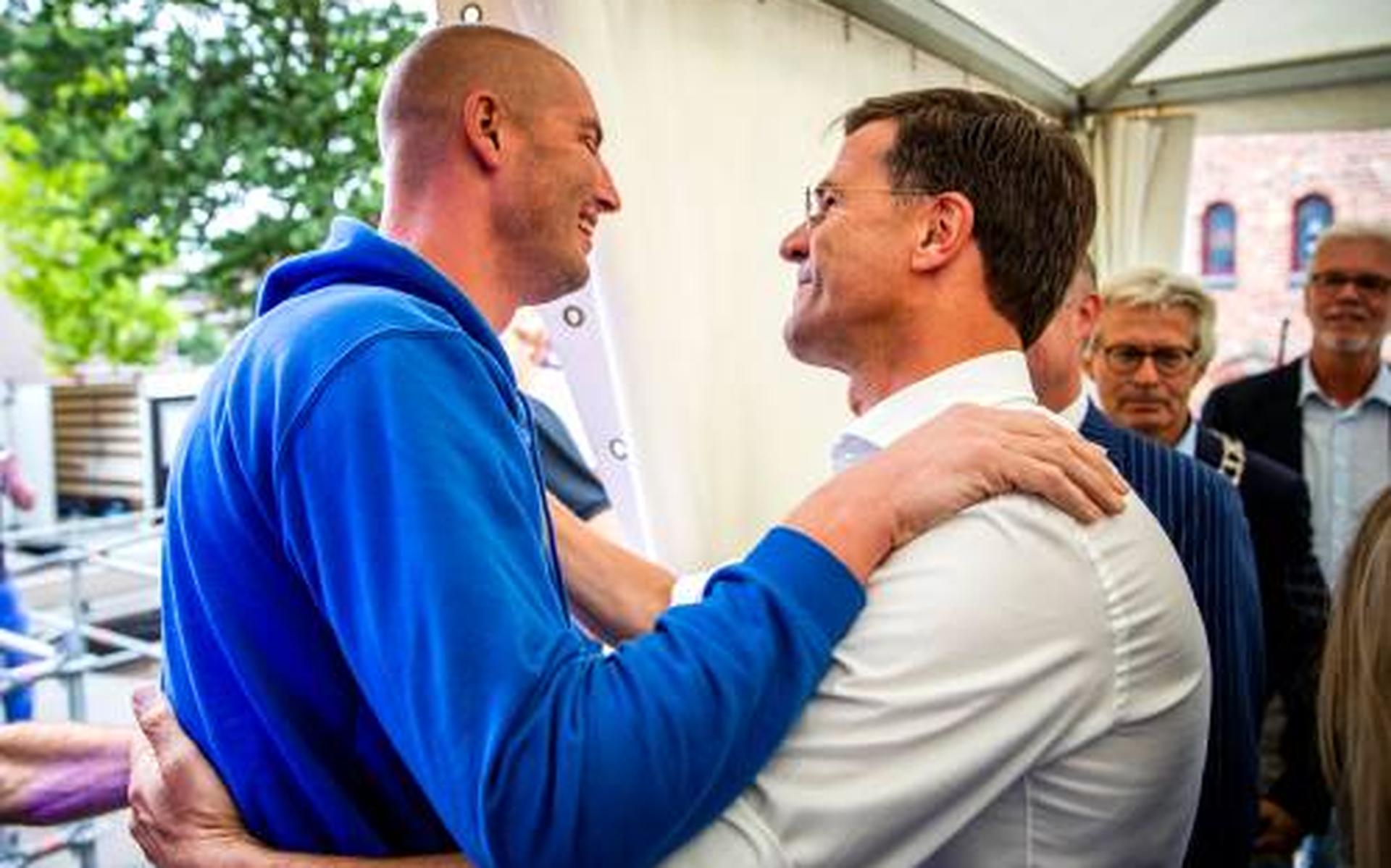 Premier Rutte roemt Maarten van der Weijden - Leeuwarder Courant