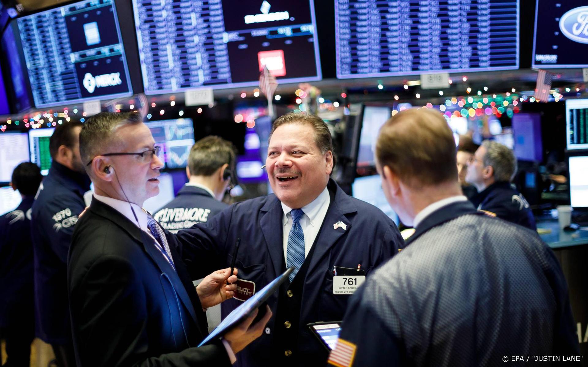 S&P 500 stijgt naar record op gemengd Wall Street