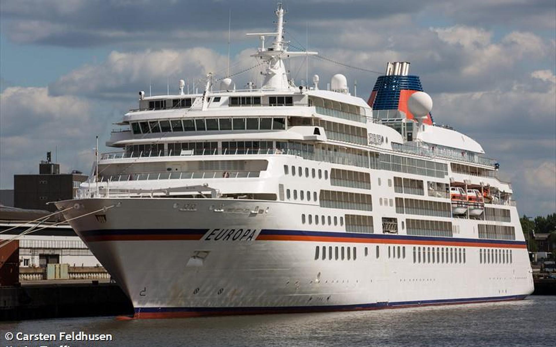 Mogelijk man overboord op cruiseschip boven Wadden: grote zoekactie gestart door Kustwacht - Leeuwar