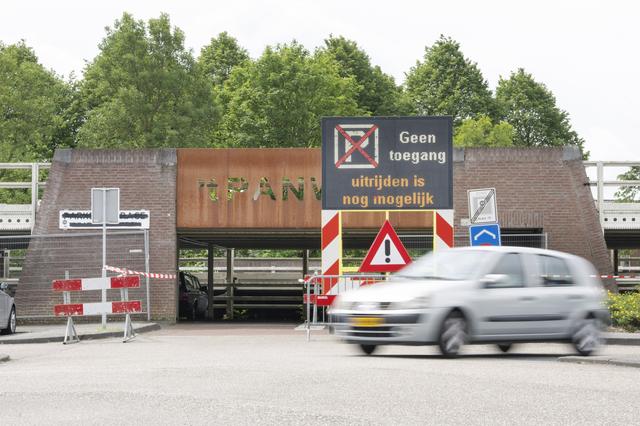 Parkeergarage Dokkum ontruimd wegens slechte staat. ‘Ik had dit wel verwacht’