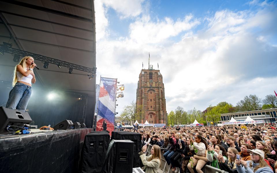 Het Bevrijdingsfestival Fryslân in 2023, waar S10 duizenden bezoekers trok.