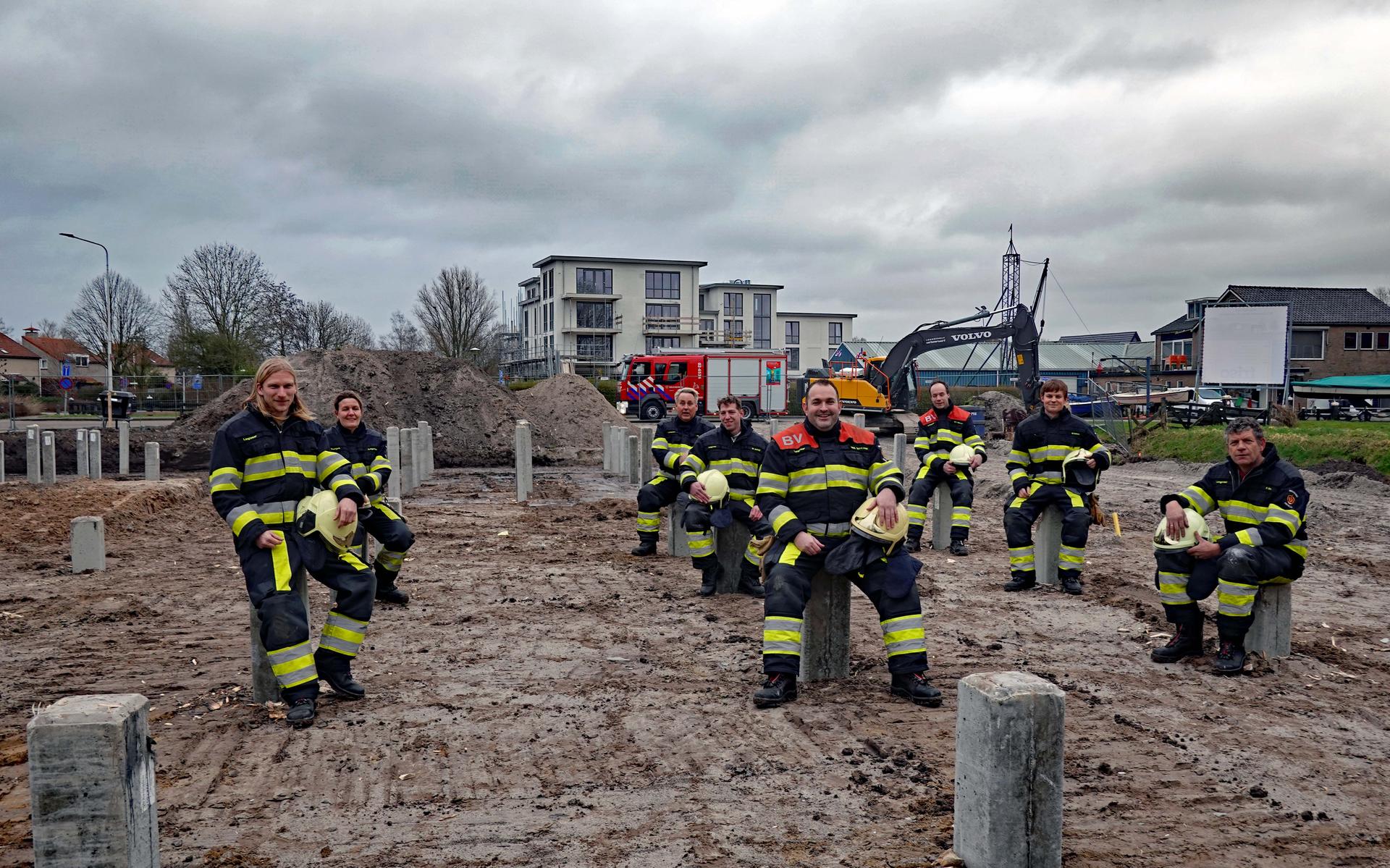 Verbrand hout op gevel brandweerkazerne Langweer. 'We blijven in de sfeer'