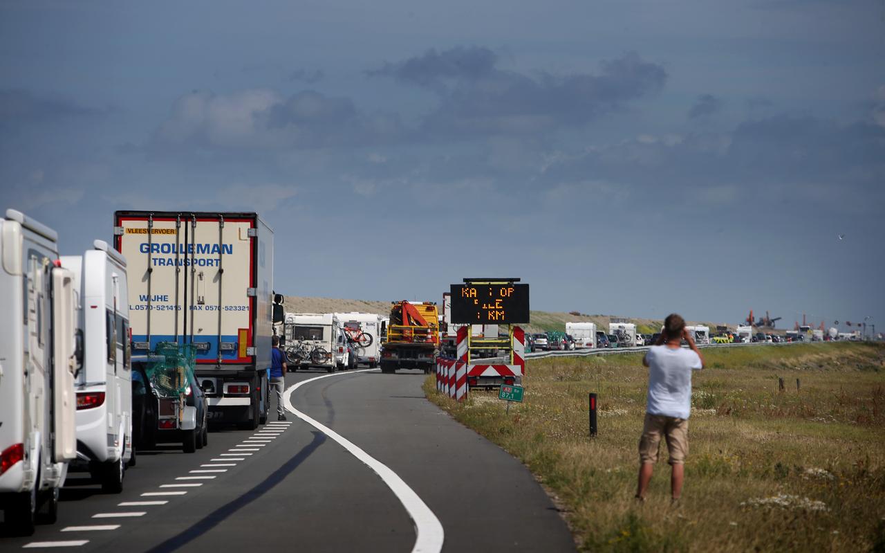 Een bekend beeld op de Afsluitdijk. Een bekend beeld op de Afsluitdijk.