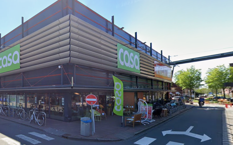 Het pand van CASA op winkelcentrum De Centrale in Leeuwarden.