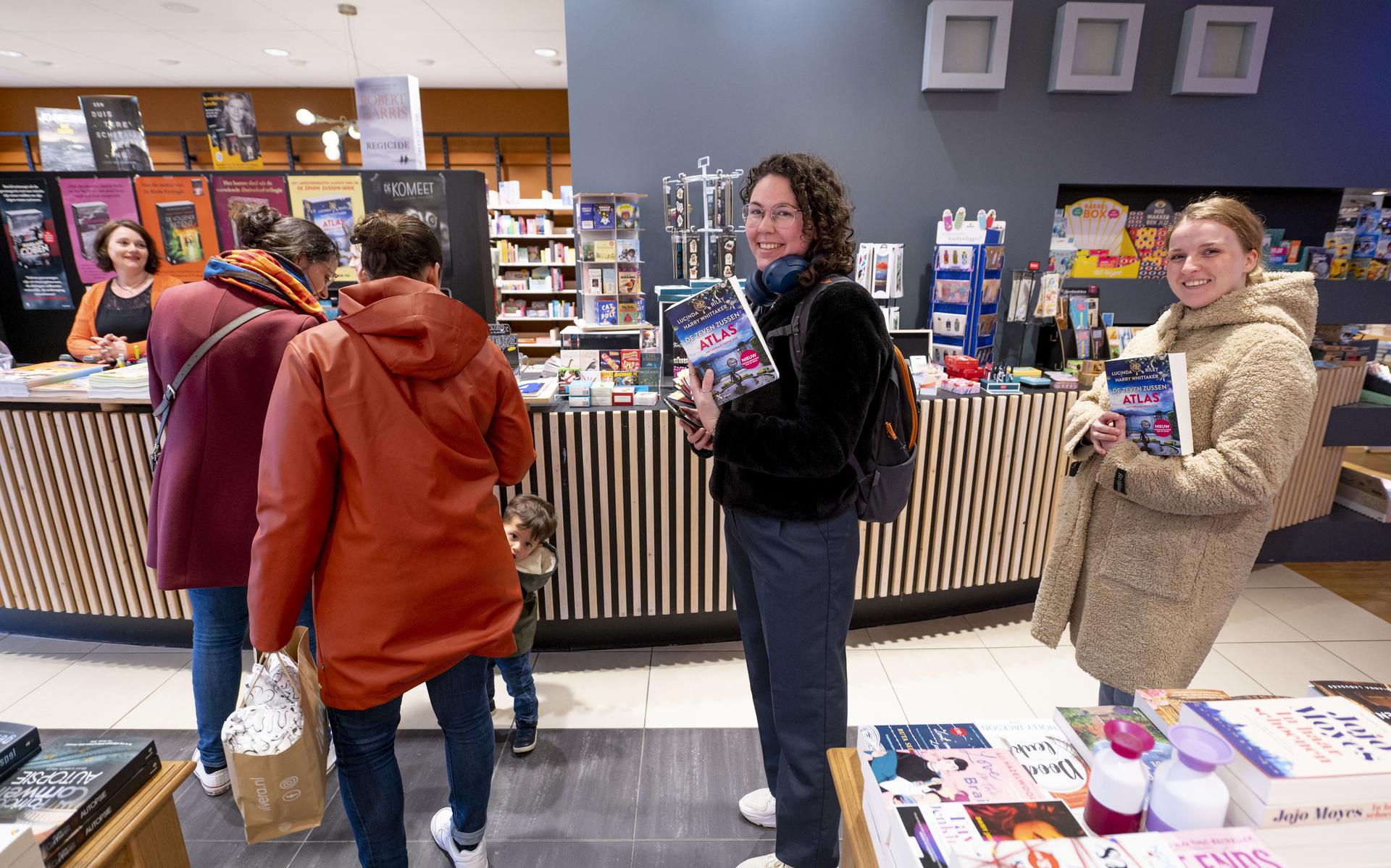 De Zeven Zussen-hype slaat toe in Friese boekwinkels en bibliotheken