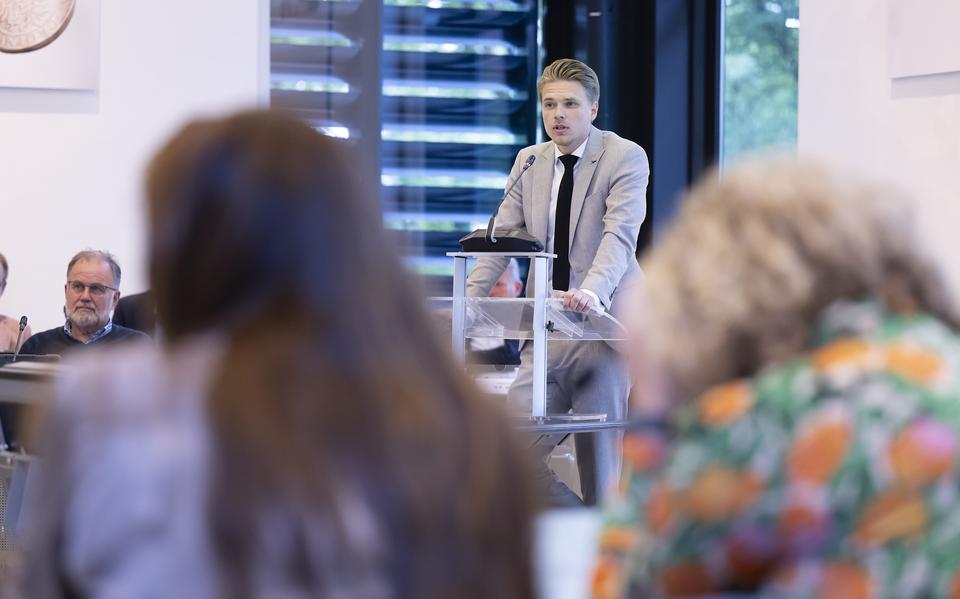 Jeffrey Graansma van de PVV spreekt zich uit tegen de opvang van vluchtelingen in Achtkarspelen.
