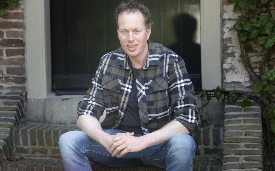 Boer Julius Galama uit Arkum. ,,Ik houd alle opties open.'' 
