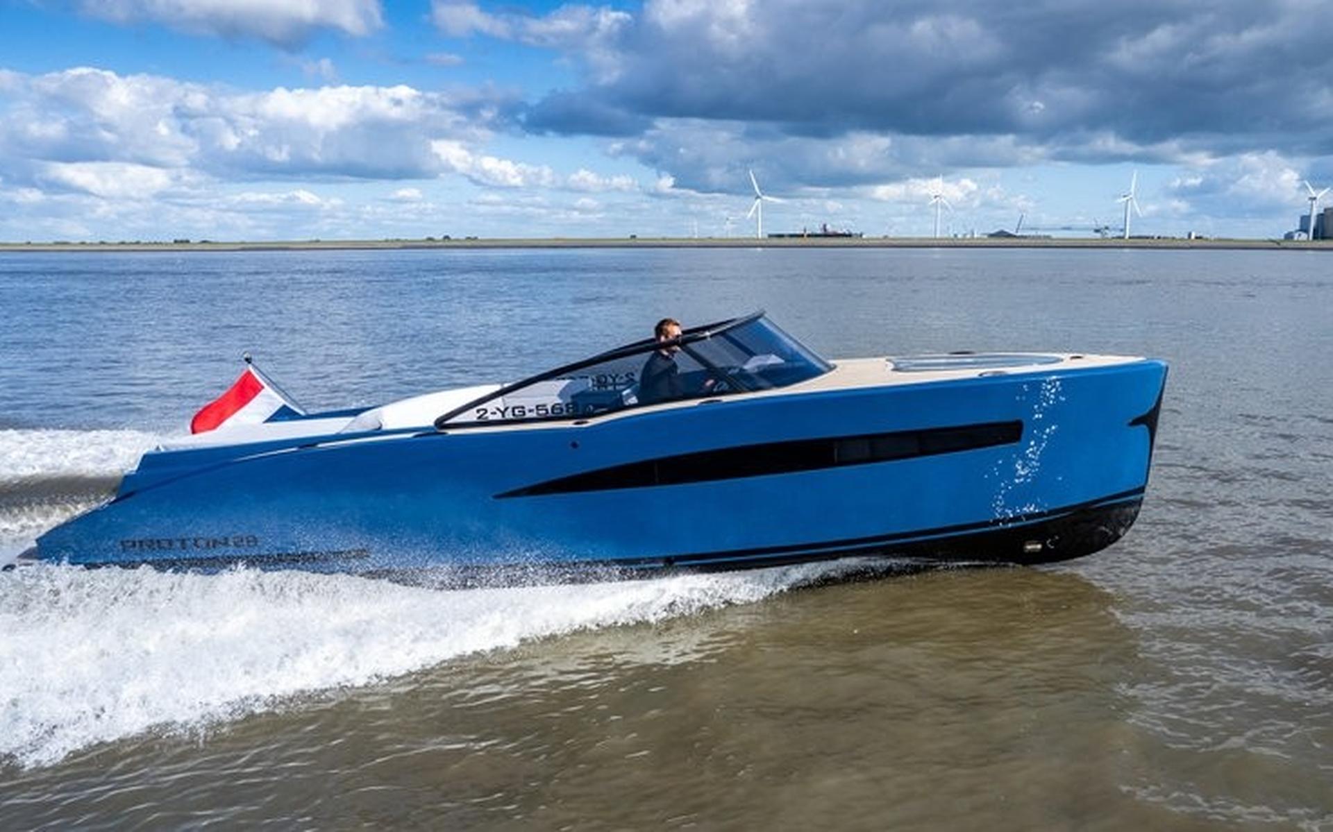 De sloepen van Proton Yachts worden voortaan door Helle Talsma in Franeker gemaakt.