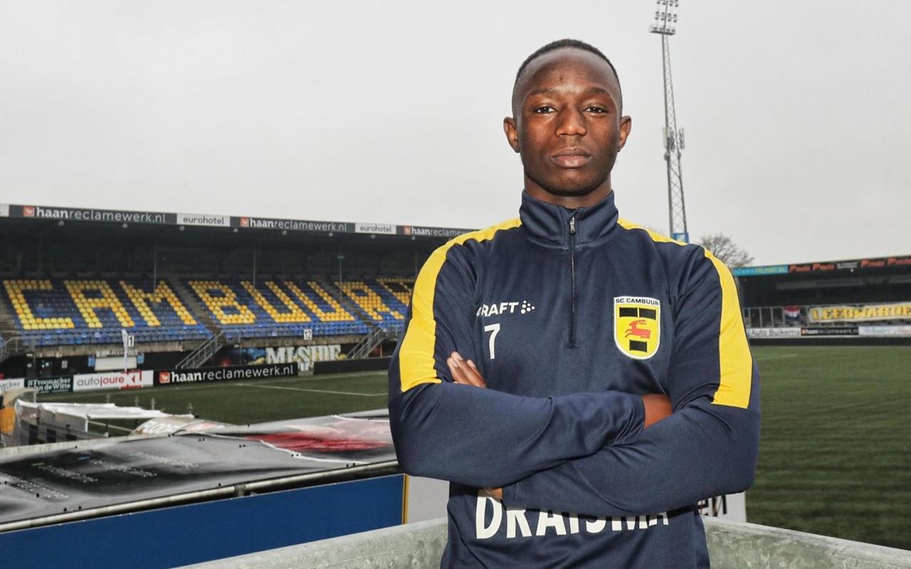 Issa Kallon heeft de hamstringproblemen achter zich gelaten. FOTO HENK JAN DIJKS Issa Kallon heeft de hamstringproblemen achter zich gelaten. FOTO HENK JAN DIJKS