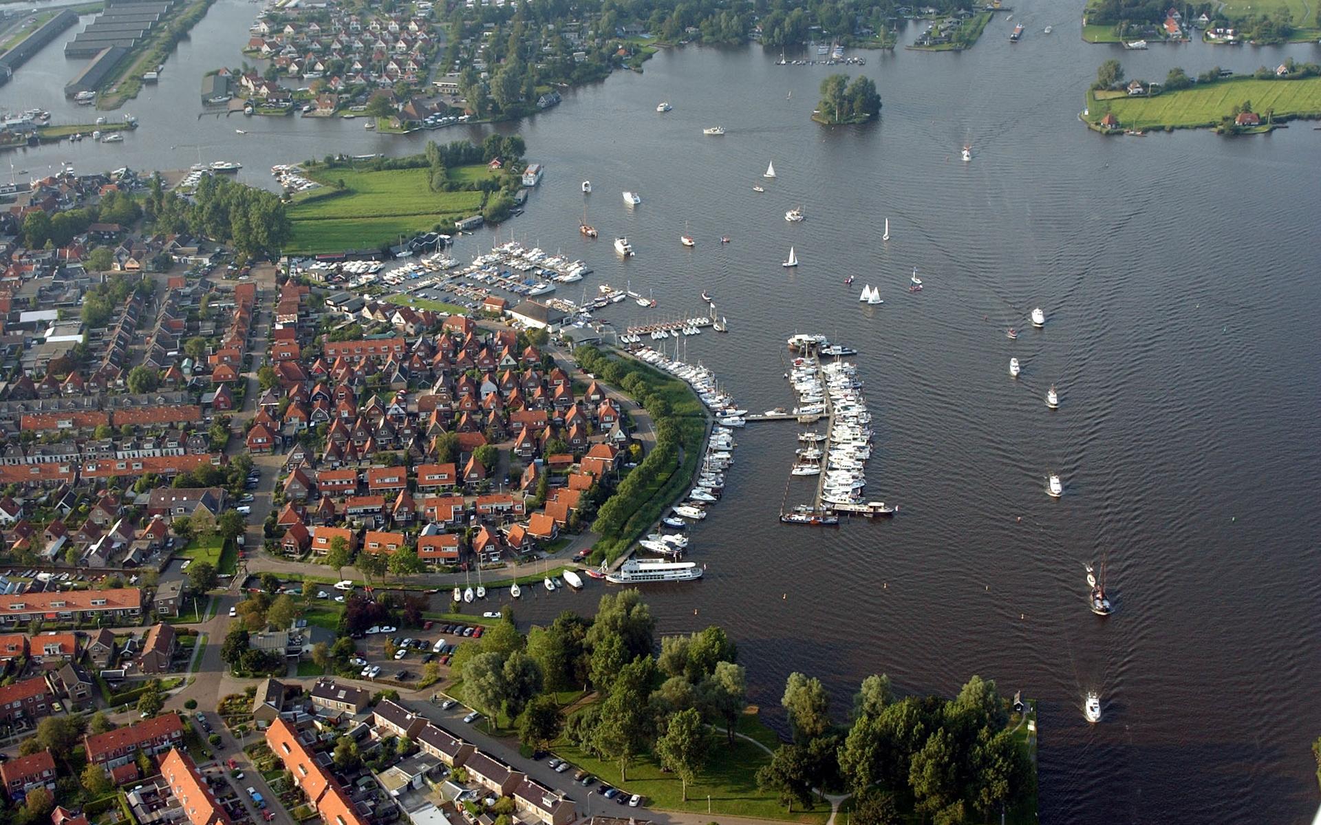 Goede sfeer, wel verschillende incidenten eerste dag SKS-skûtsjesilen in Grou - Leeuwarder Courant