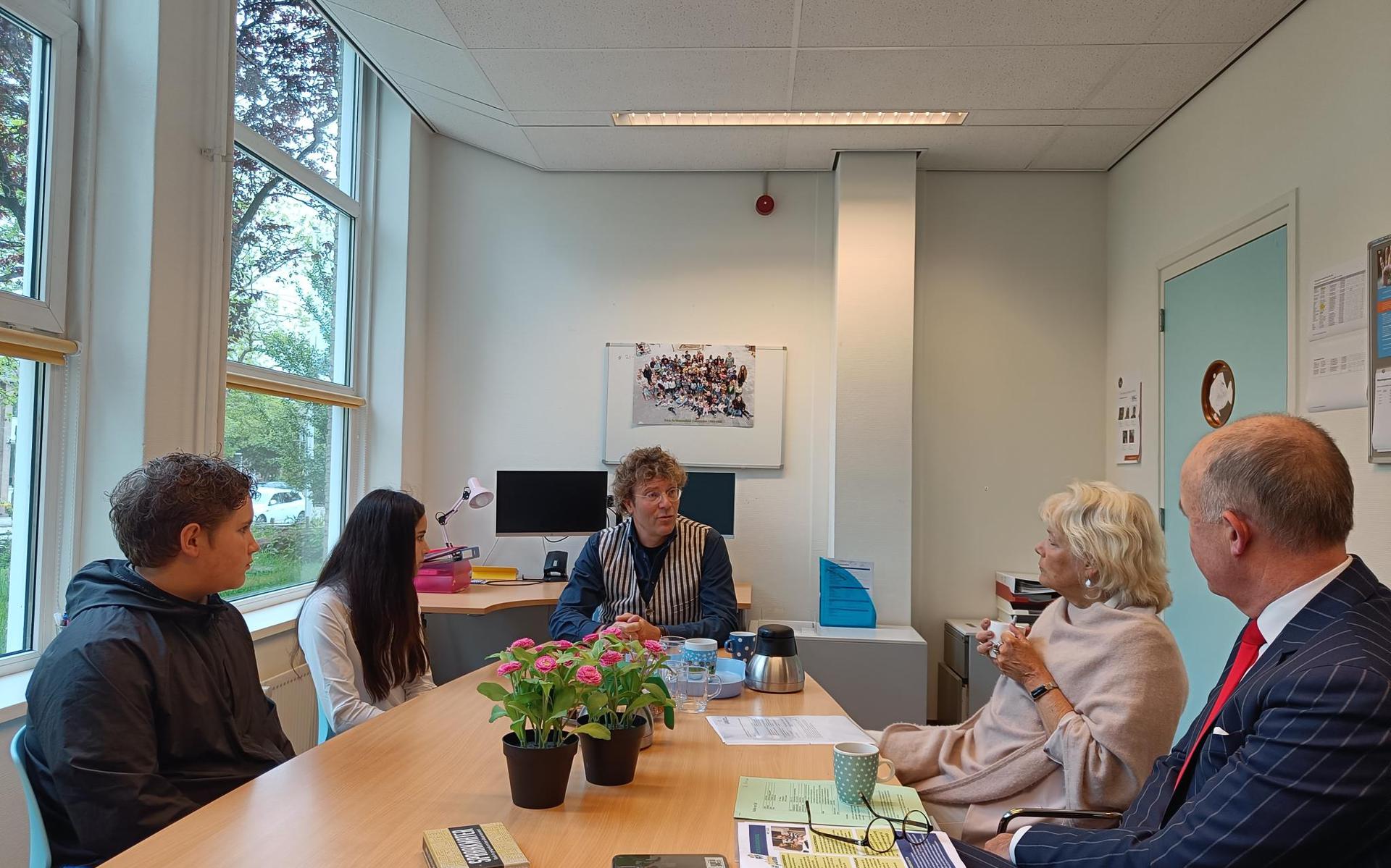 Leerlingen Liam En Fadua Voor één Dag Baas Van Proloog. 'We Waren Onder ...