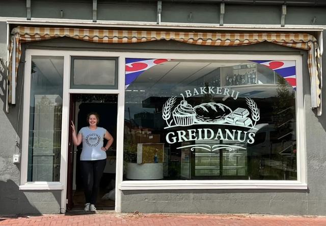 Sanne (22) jaagt droom na en opent haar eigen ambachtelijke bakkerij in Jubbega. ‘Op de basisschool 