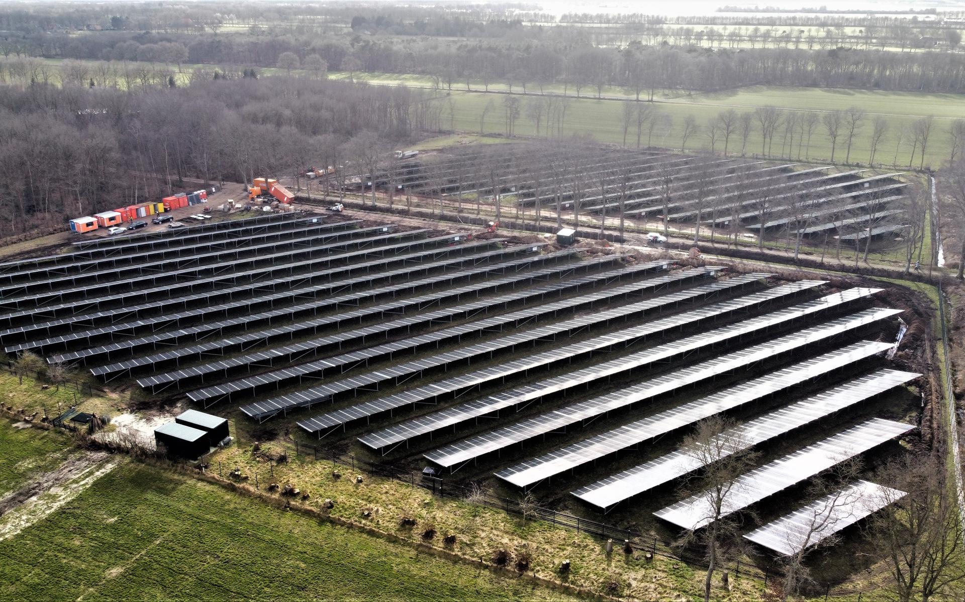 In Oldeberkoop wordt zonne-energie opgeslagen. Systeem wordt tussen twee zonnevelden geplaatst