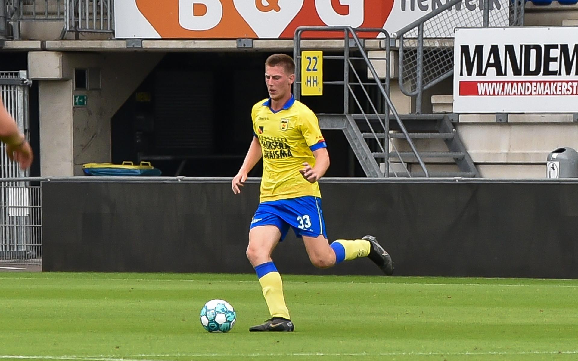 Cambuur-verdediger Floris Smand in actie tegen RKC Waalwijk.