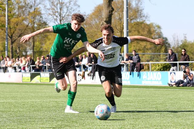 Debutant laat 'Koning van de gelijke spelen' Heerenveense Boys in blessuretijd juichen