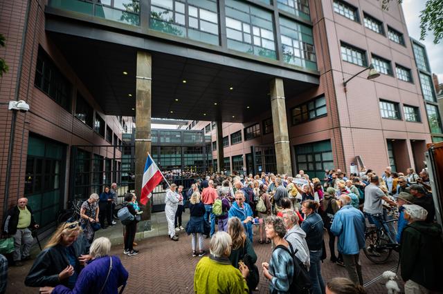 Friezen willen ‘deskundigen’ in rechtbank Leeuwarden wegens ‘prikschade’