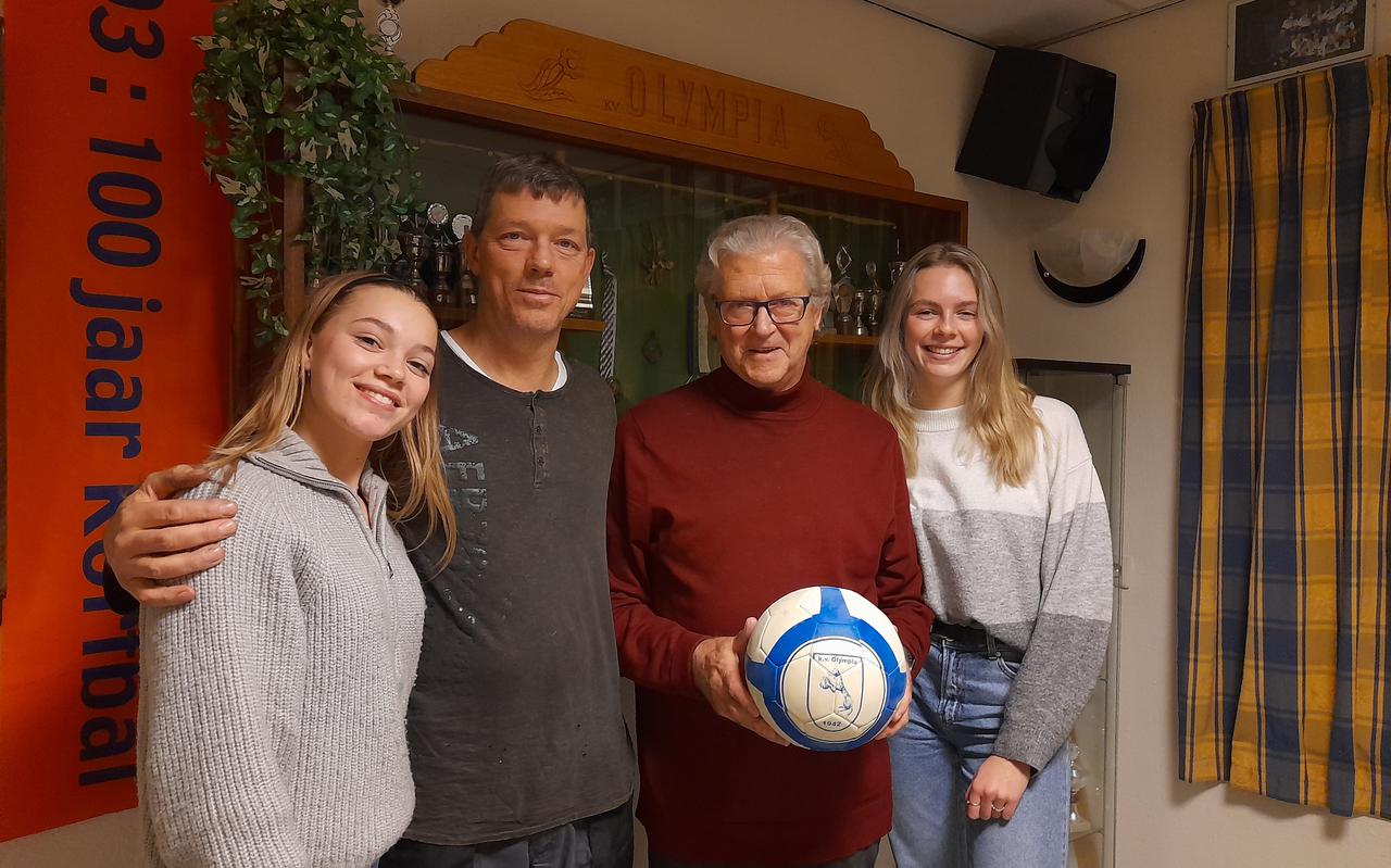 De korfbalfamilie Veldman met vlnr Lynke, Sjoerd, Wietze en Maaike