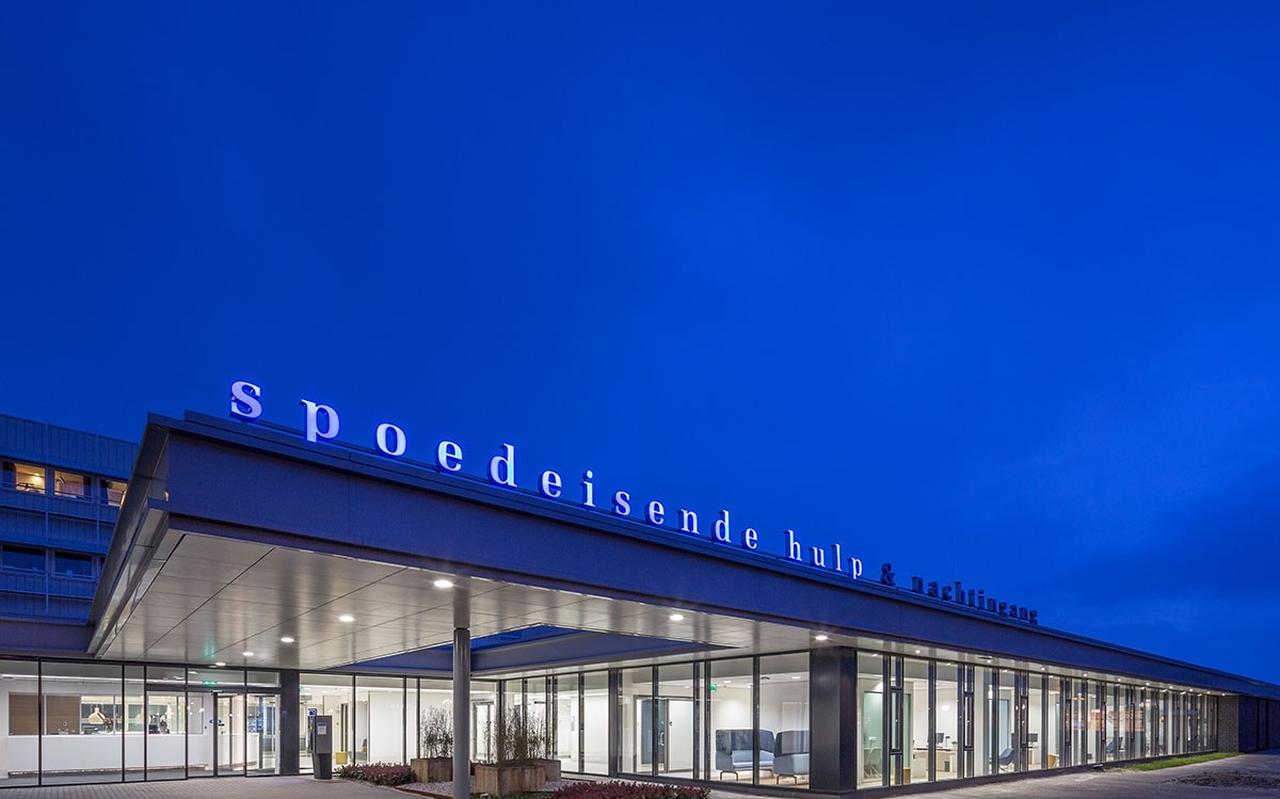 De Stadspoli vestigt zich in een ruimte van Dokterswacht Friesland in ziekenhuis MCL. Medisch specialisten gaan hier diagnoses stellen, terwijl de behandeling vaak voor rekening van de huisarts zal komen. De Stadspoli vestigt zich in een ruimte van Dokterswacht Friesland in ziekenhuis MCL. Medisch specialisten gaan hier diagnoses stellen, terwijl de behandeling vaak voor rekening van de huisarts zal komen.