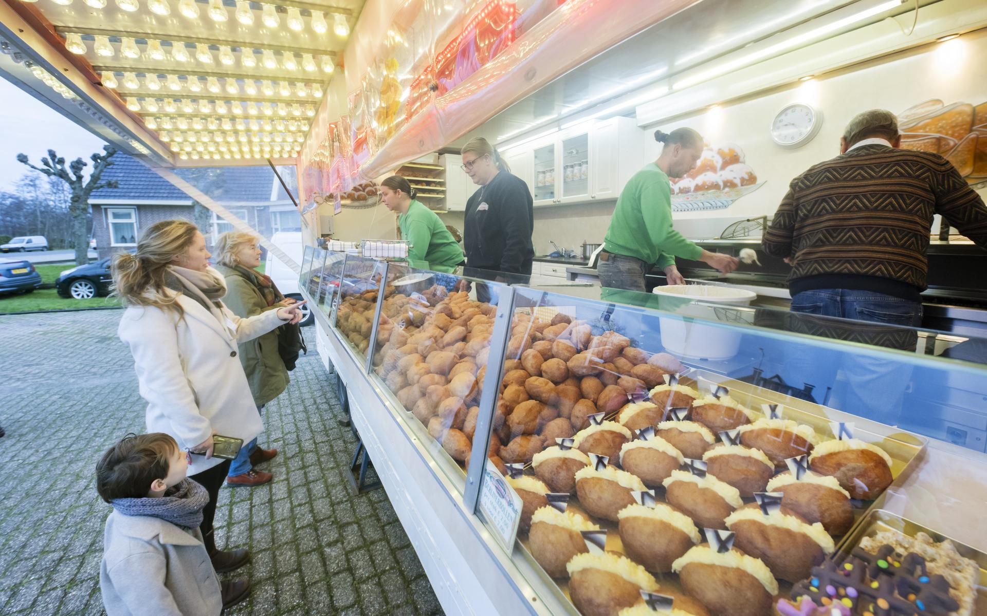 Oliebollen Stall Moves Across Municipal Border to Quatrebras on New Year’s Day