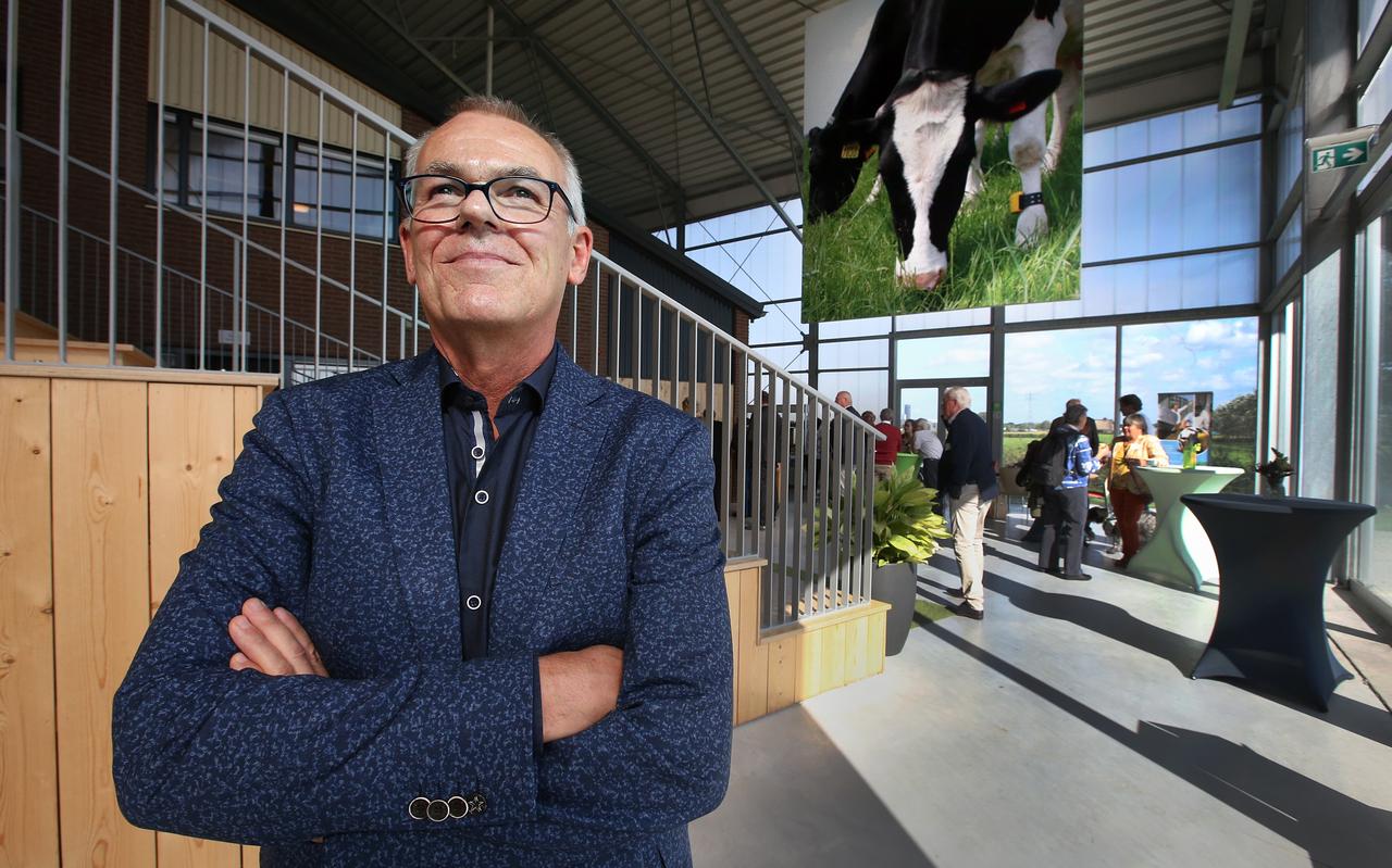 Robert Baars is de nieuwe lector klimaatvriendelijke zuivel bij Van Hall Larenstein in Leeuwarden. Robert Baars is de nieuwe lector klimaatvriendelijke zuivel bij Van Hall Larenstein in Leeuwarden.
