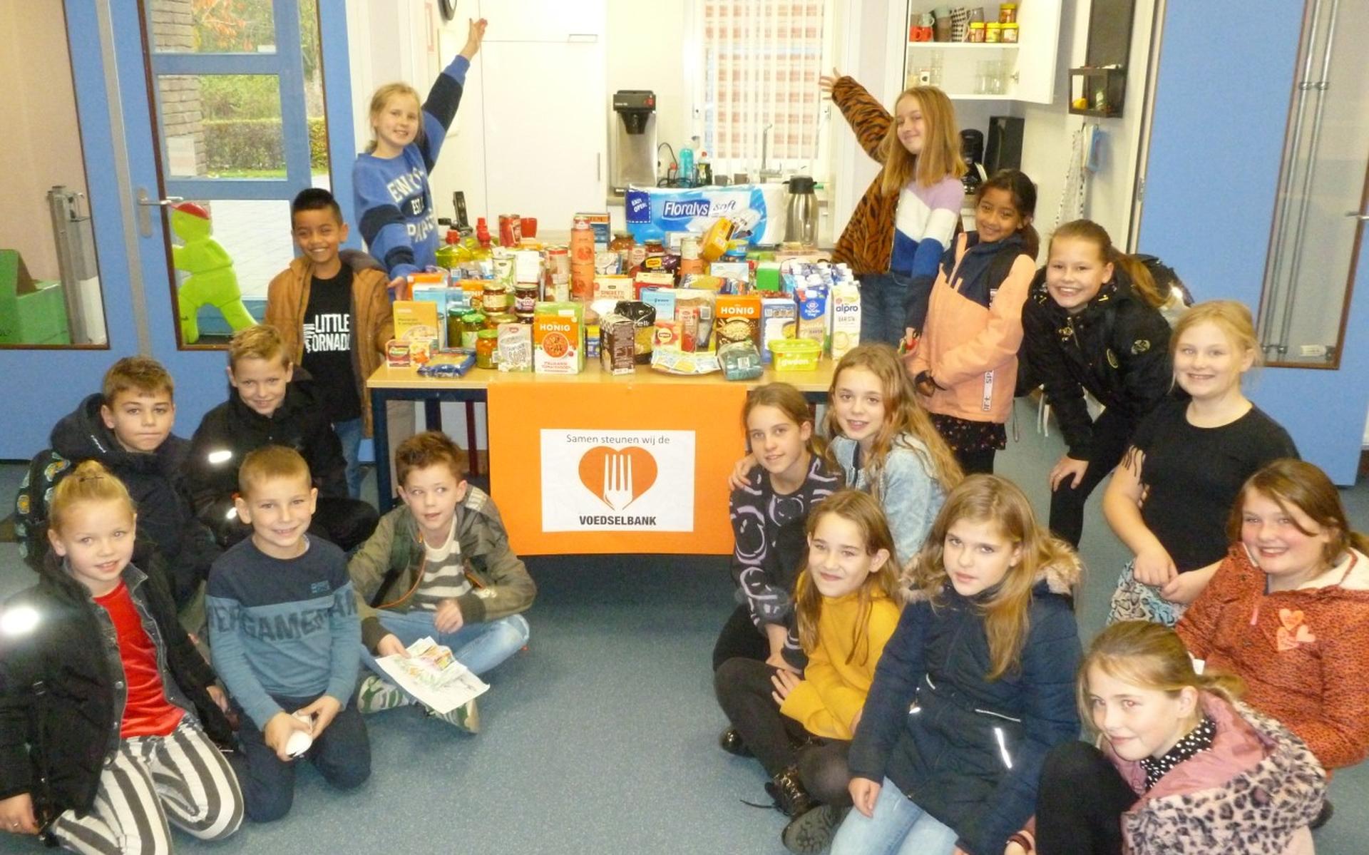 Twa-Ikker in Augustinusga steunt voedselbank