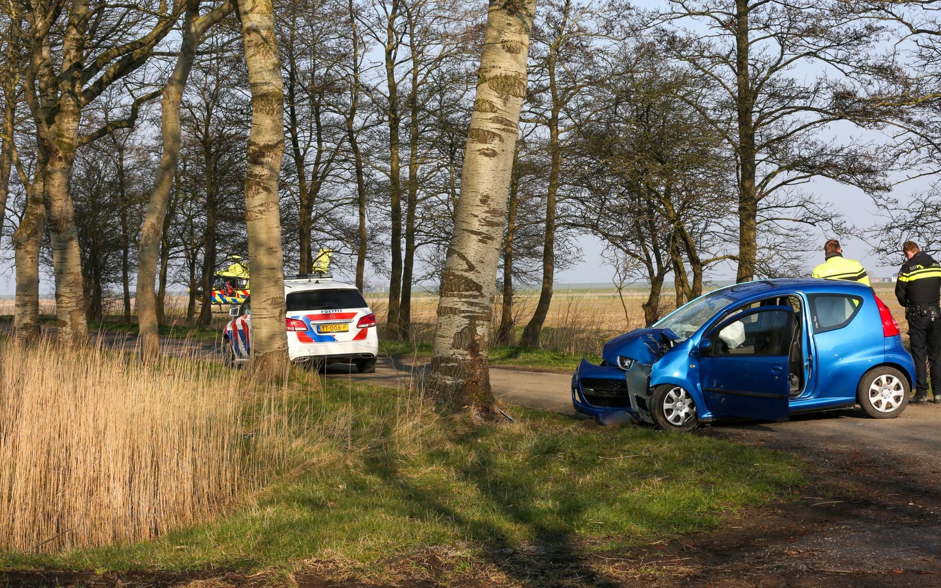 28-jarige man uit Harlingen ernstig gewond bij eenzijdig ongeval in Minnertsga