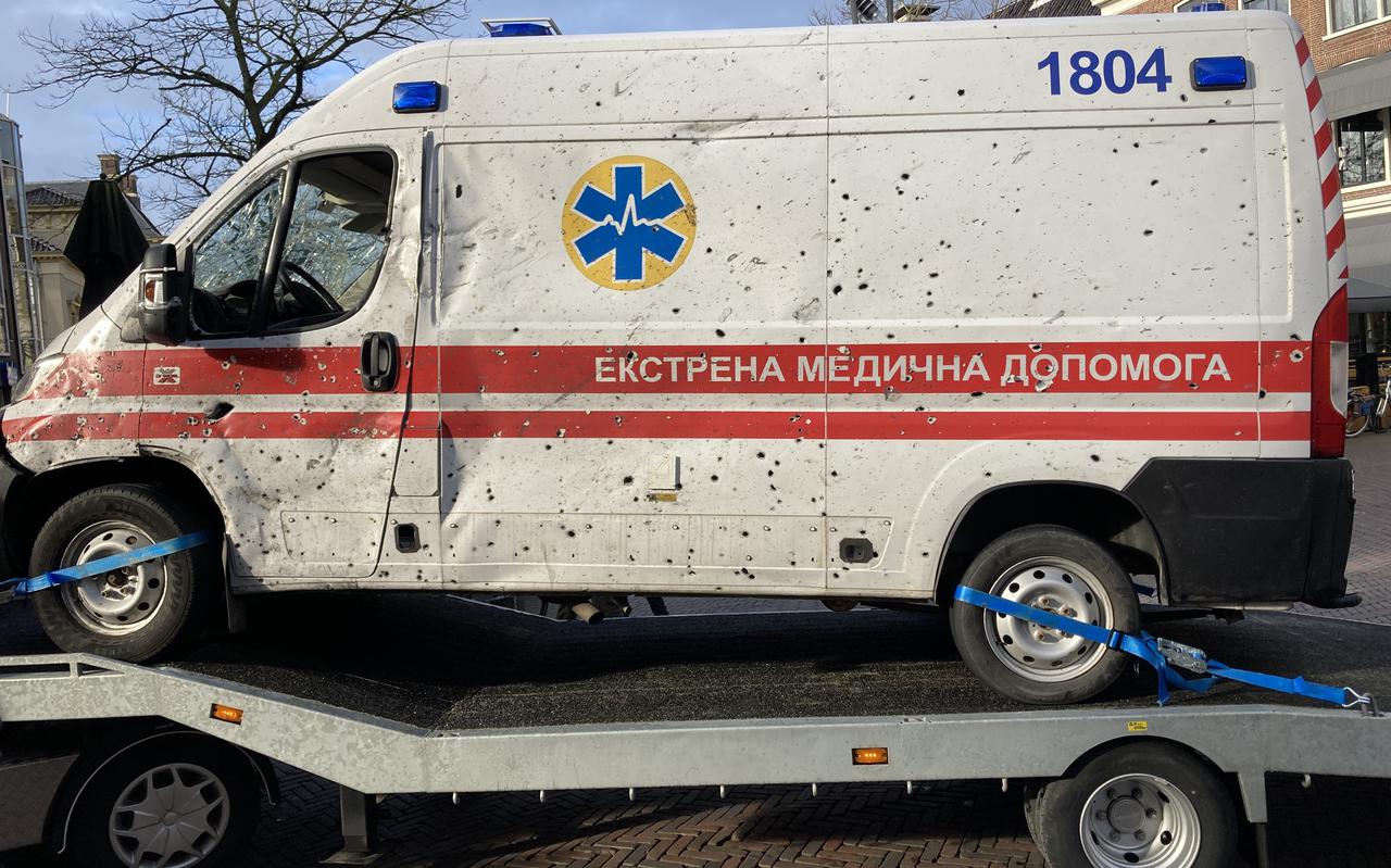 De Oekraïense ambulance op het Gouverneursplein Leeuwarden.