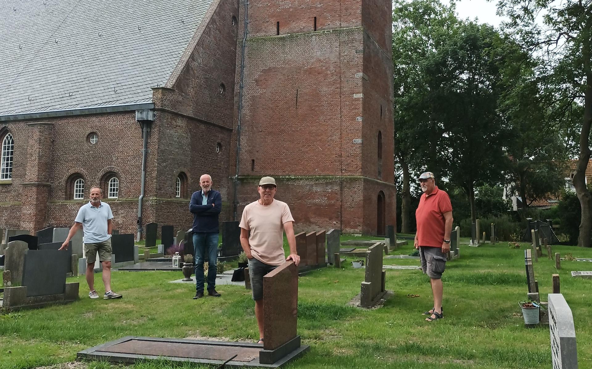 PKN Makkum zoekt nabestaanden van graven. 'Mensen verhuizen en denken niet na over het graf wat ze i