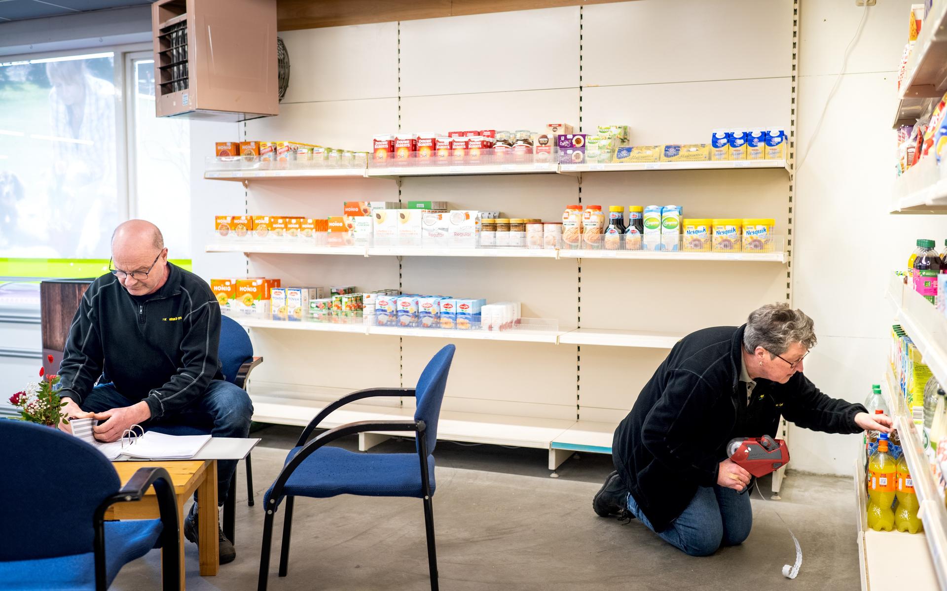 Dankzij Gooi en Sjoukje heeft Drogeham straks toch weer een supermarkt. 'Wy dogge it der gewoan by'
