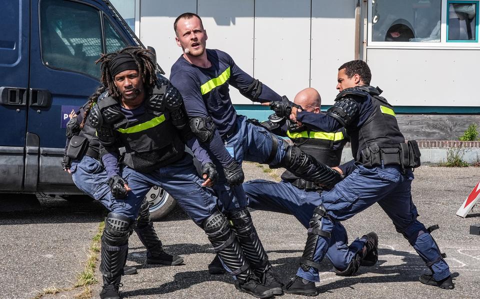 'Contra' van Wabi Sabi: net echte agenten. 

