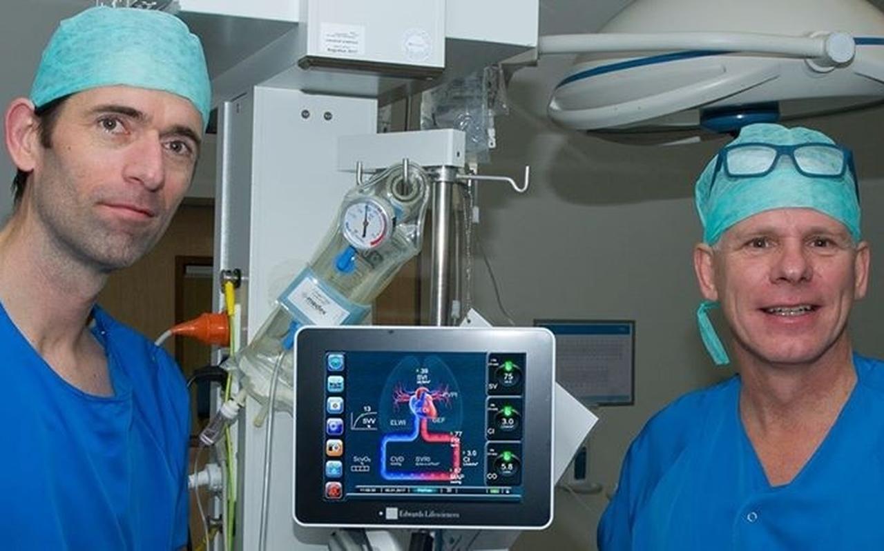 De anesthesiologen Paul van Beest (links) en Tammo Brouwer. De anesthesiologen Paul van Beest (links) en Tammo Brouwer.