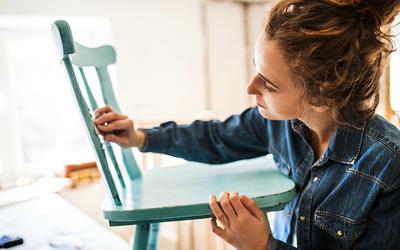 Knap je meubels op met deze vier handige tips. 